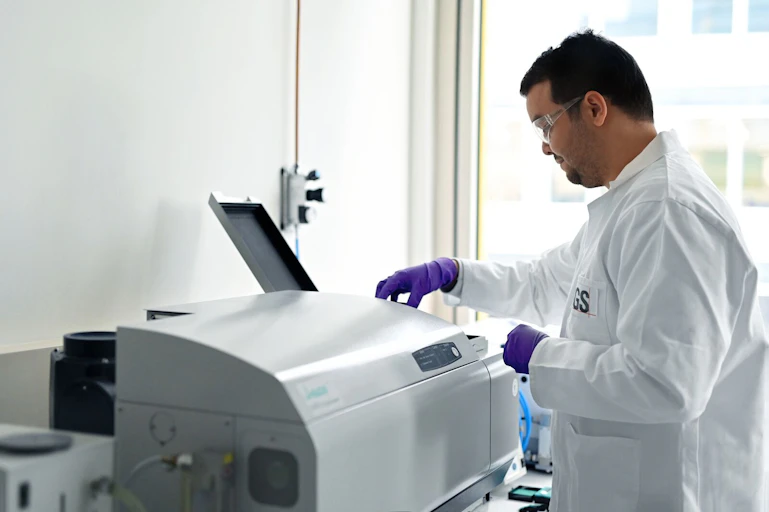 Raw Material Testing for Small Molecule Drug Development | SGS United ...