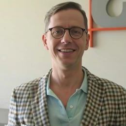Tomasz Trąd, ekspert branży Connectivity & Products w SGS Polska.