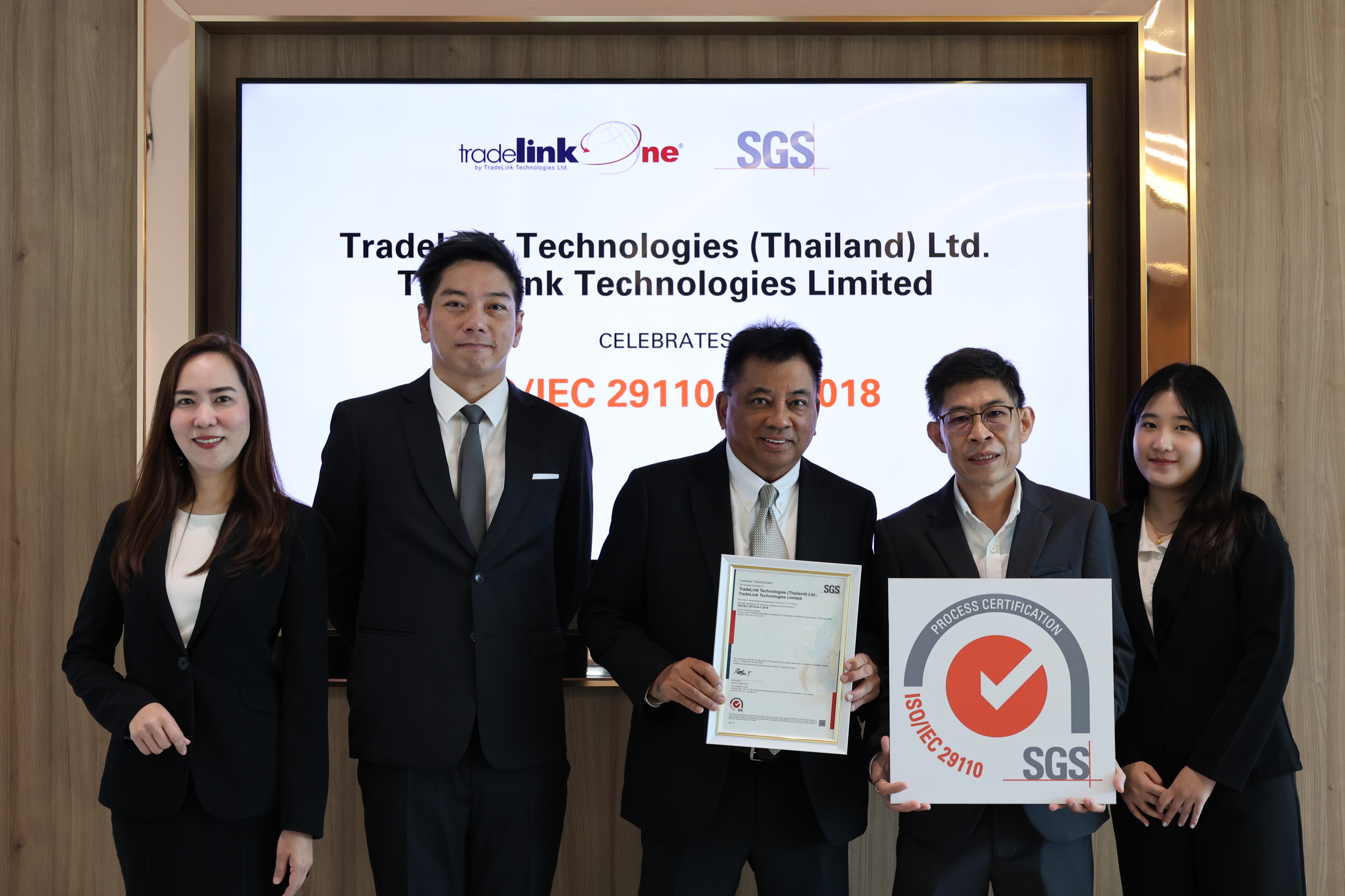 พิธีมอบใบรับรอง ISO/IEC 29110-4-1:2018 ให้กับ TradeLink Technologies จาก SGS ประเทศไทย