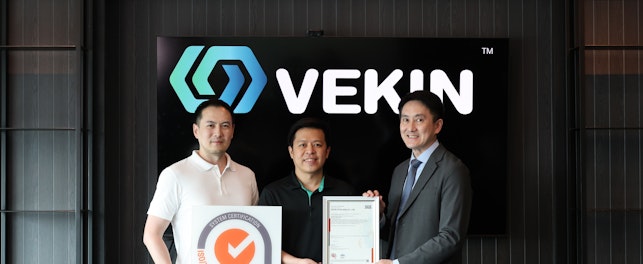 ภาพพิธีมอบใบรับรอง ISO/IEC 42001 ให้ VEKIN โดย SGS Thailand