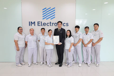 SGS presents the ISO/IEC 27001:2022 certificate to the management representatives and Quality Team of IM Electronics (Thailand) Co., Ltd.