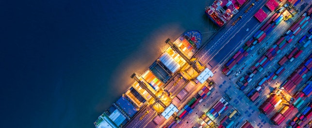 Luftaufnahme des Handelshafens