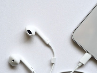 Earpods Plugged to a Smart Phone