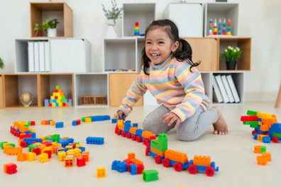 kid_playing_with_toys