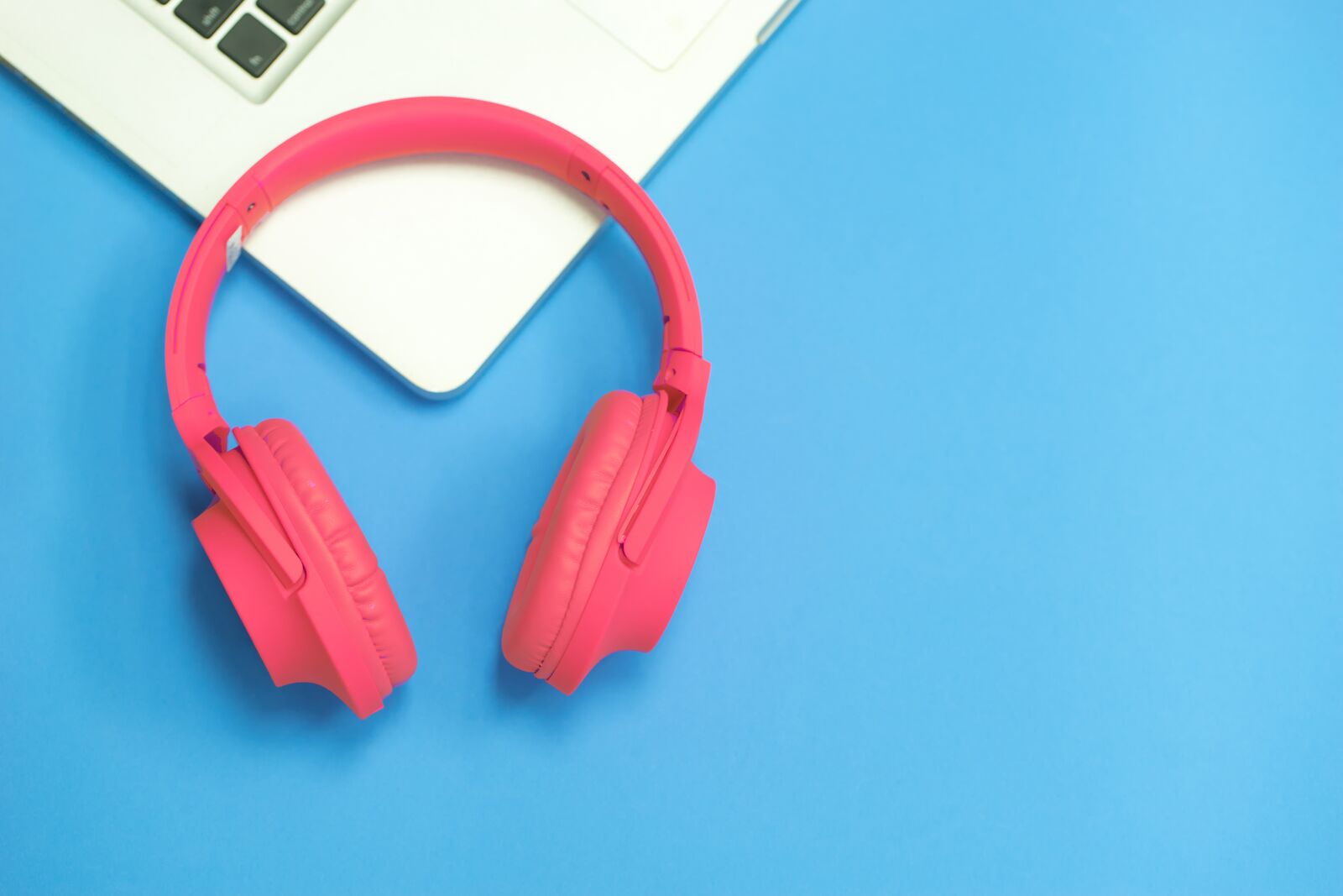 pink headphones