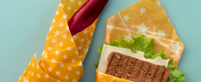 Reusable food beeswax wrappers in different sizes