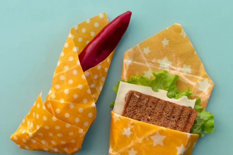 Reusable food beeswax wrappers in different sizes