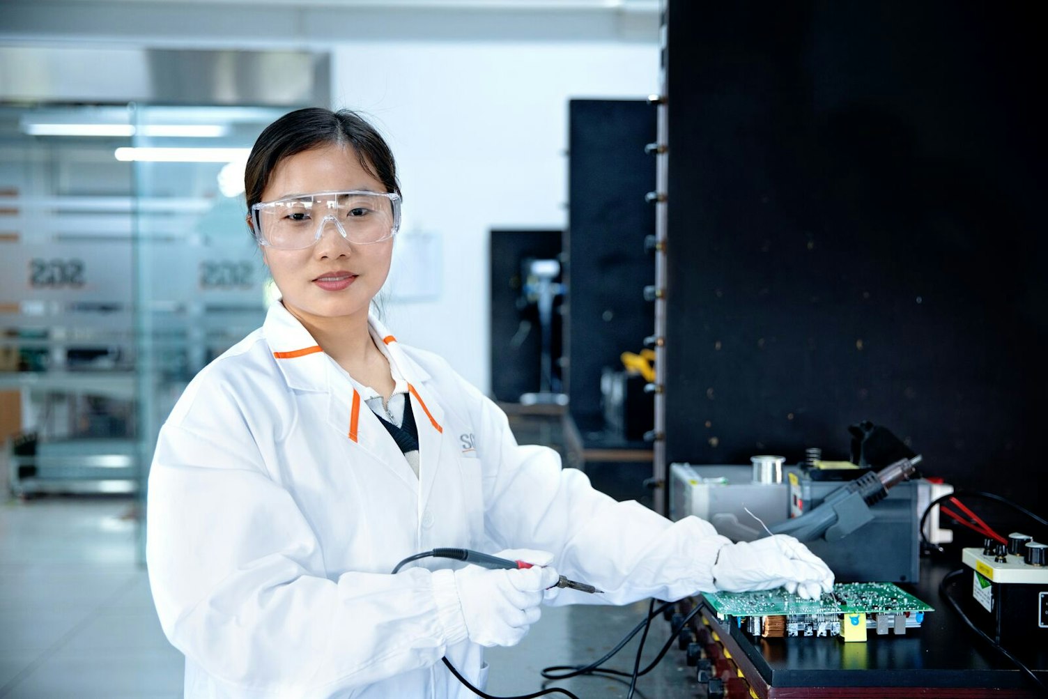 SGS Heating Test, Electrical and Electronics Consumer, Connectivity and Products, Shanghai, China, Julie Zhu