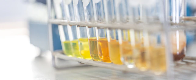 Solvent extraction system for samples in the laboratory