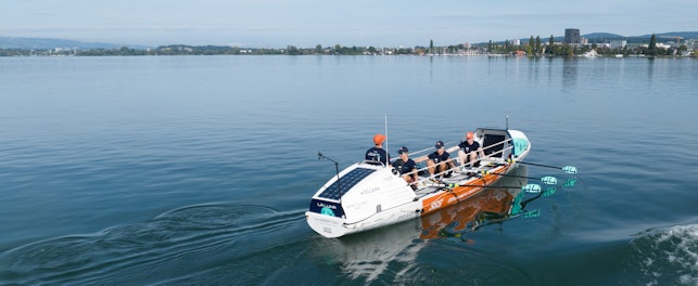 SGS x 44west rowing on the water of the Zugersee