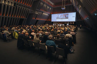 AGM 4