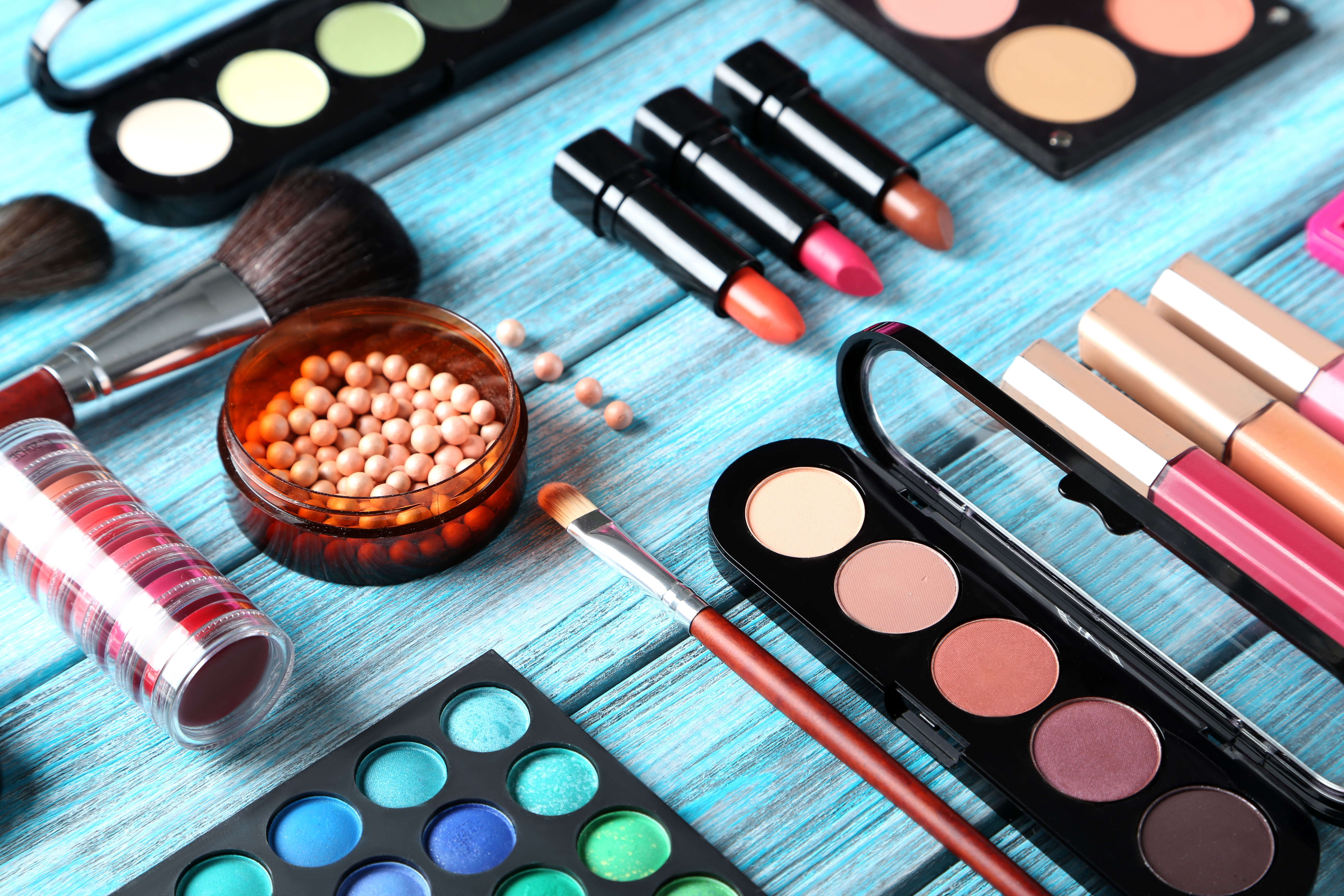 Maquillage yeux, paupière, lèvre