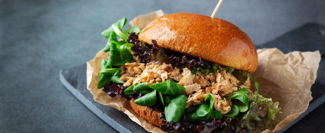 Pulled Chicken Burgers