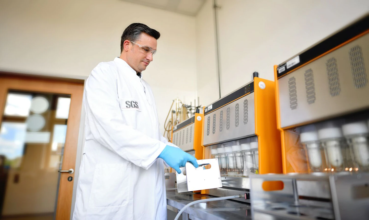 SGS food lab testing services Hamburg Germany Extraction system