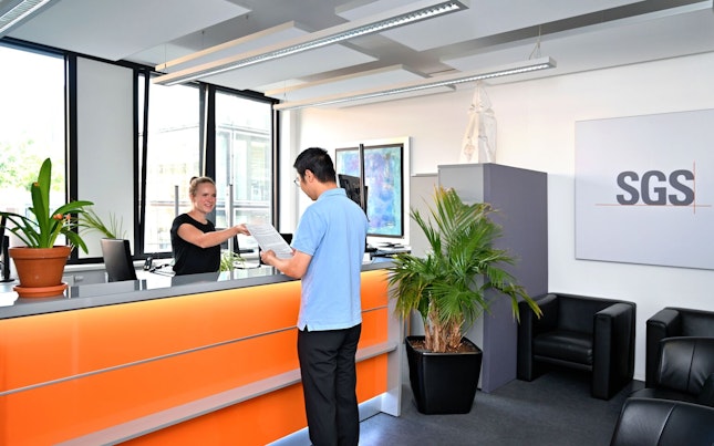 SGS Institut Fresenius Kosmetische Laboranalysen Hamburg Deutschland