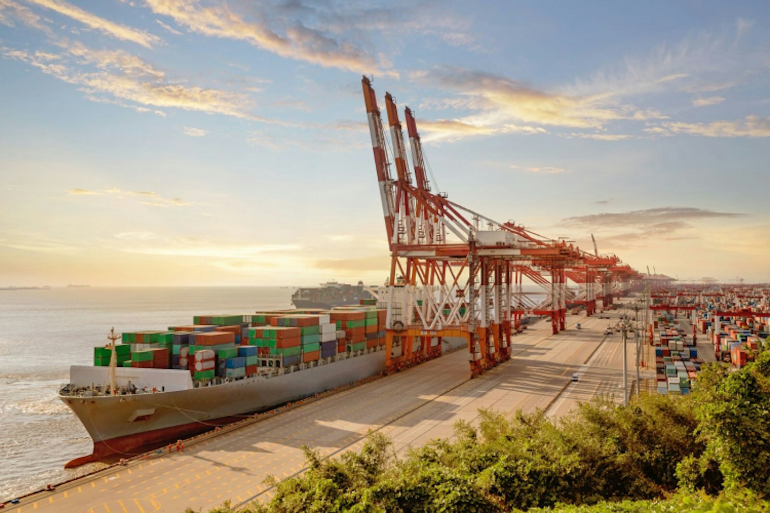 Logistik und Transport von Containerfrachtschiffen