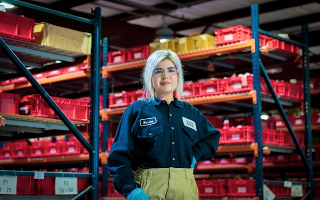 Dâre de lumină în oraș, pe timp de noapte