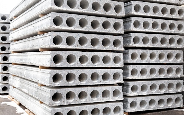 Stapel geprefabriceerde betonplaten