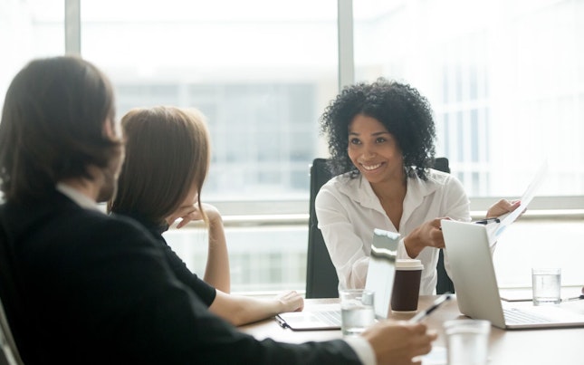 Uzină de rafinare a petrolului și gazelor naturale