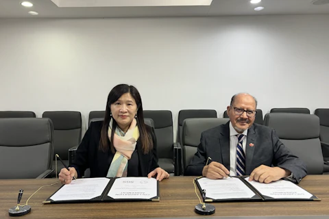 BOT HALA MOU_PHOTO 2