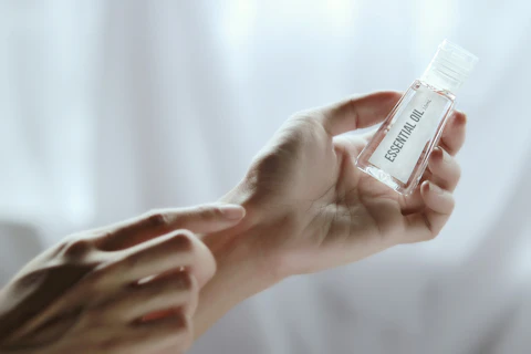 Essential oil aromatherapy