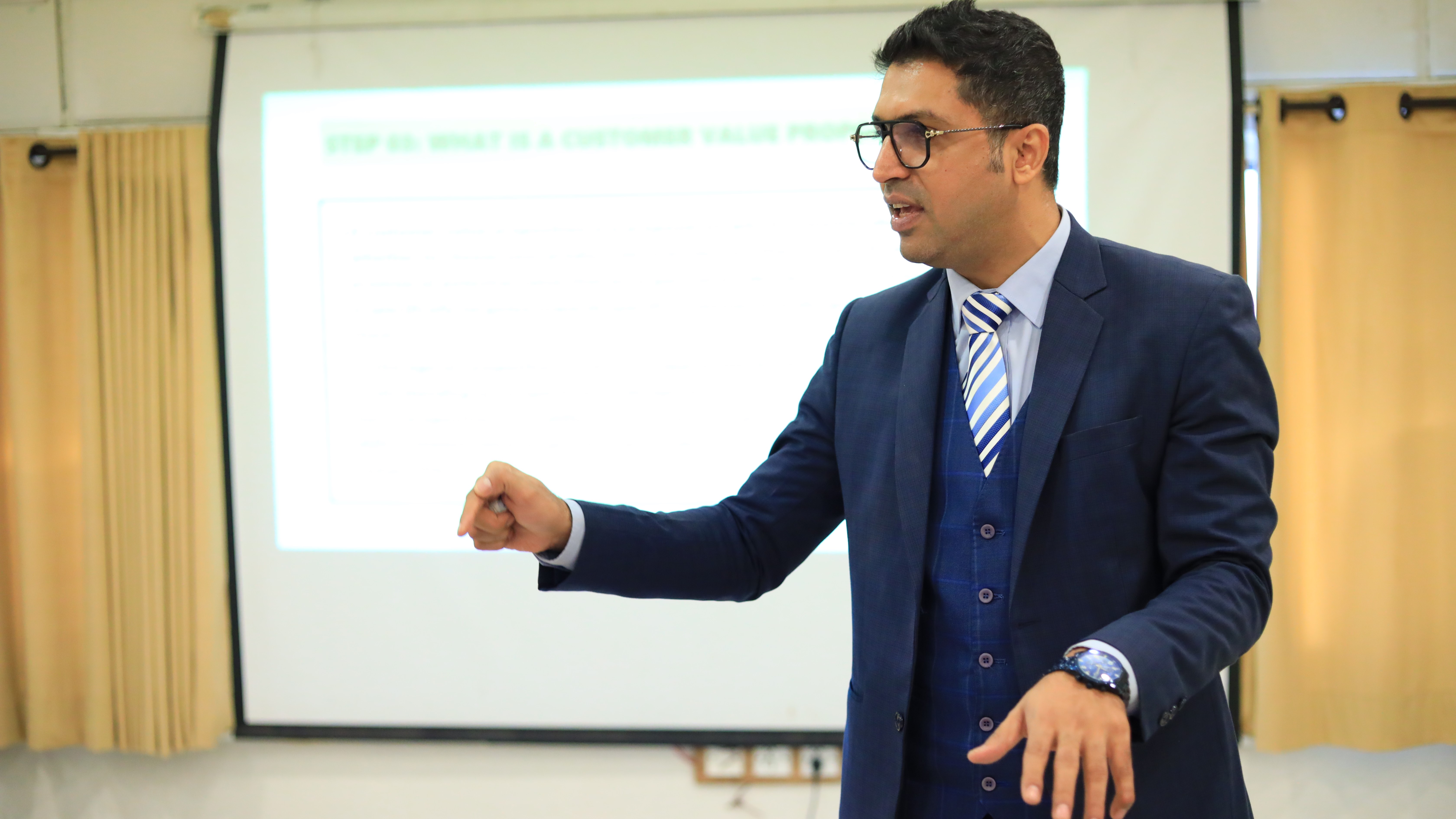SGS Empowers Team Members in Karachi with a Training on Creating a Positive Customer Experience