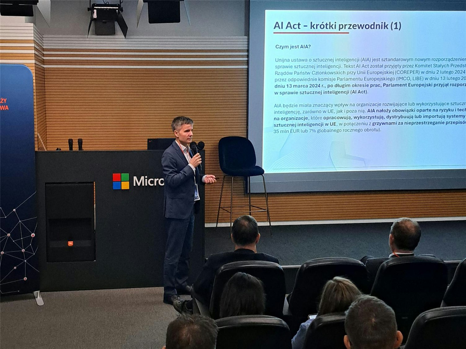 Piotr Mieczkowski z Fundacji DigitalPoland, ekspert i doradca w Ministerstwie Cyfryzacji, podczas wystąpienia