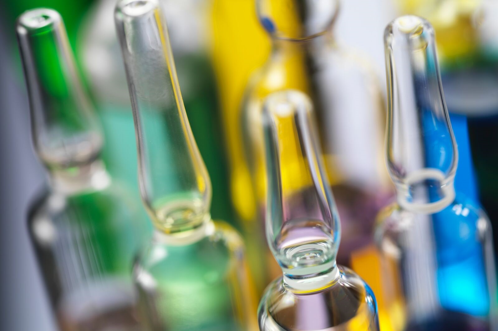 Bezpieczeństwo i skuteczność wyrobów w branży Life Science to fundament zaufania klientów oraz długoterminowej przewagi konkurencyjnej firm. 