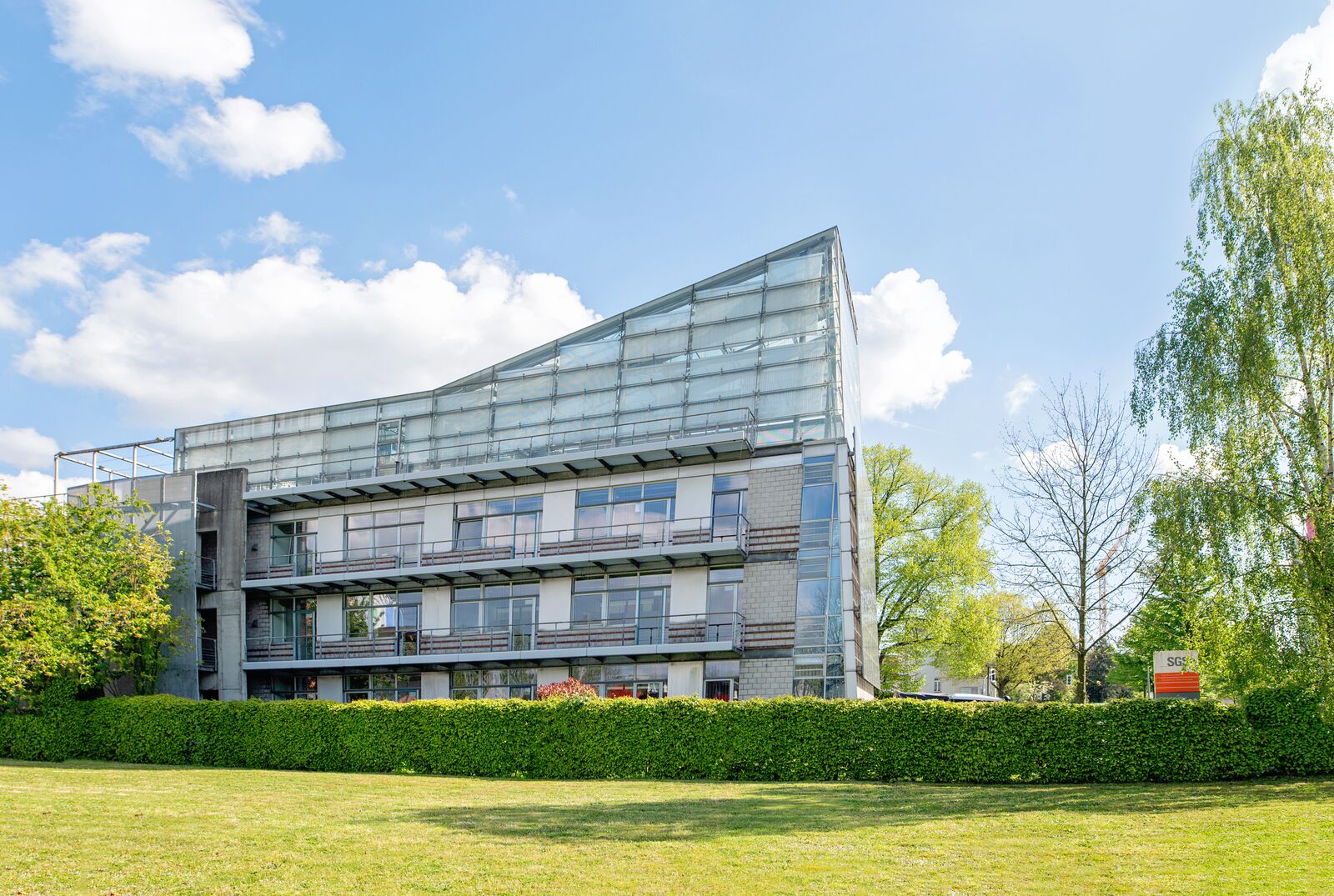 Audyt środowiskowy w firmie to niezależna kontrola, która sprawdza, czy przedsiębiorstwo odpowiednio dba o środowisko.