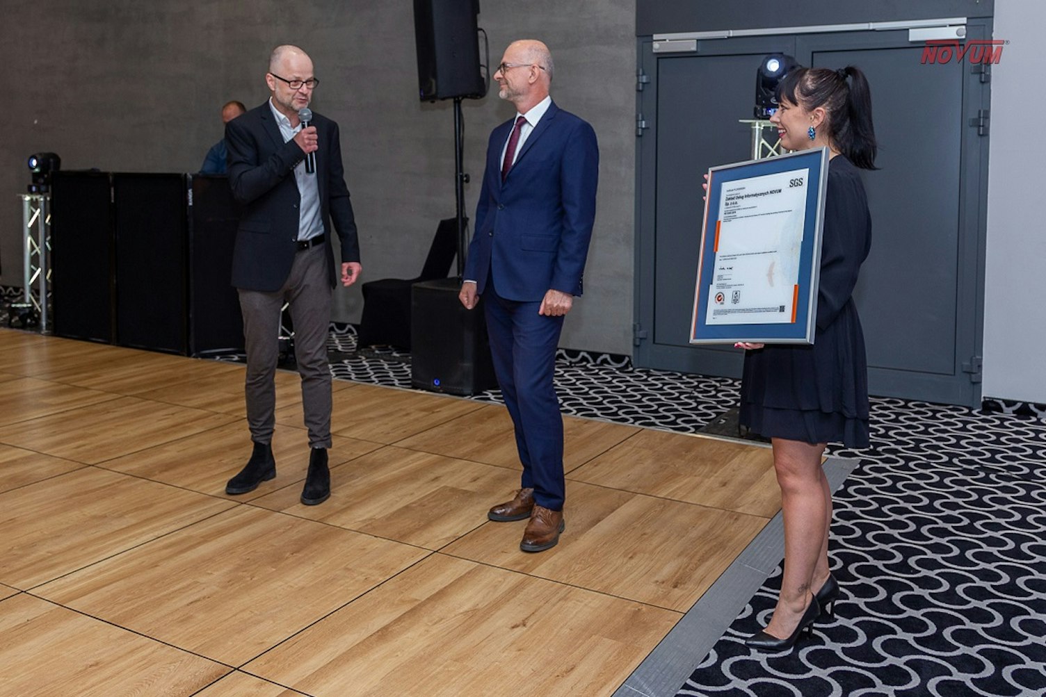 Uroczyste wręczenie certyfikatu podczas NOVUM FANB