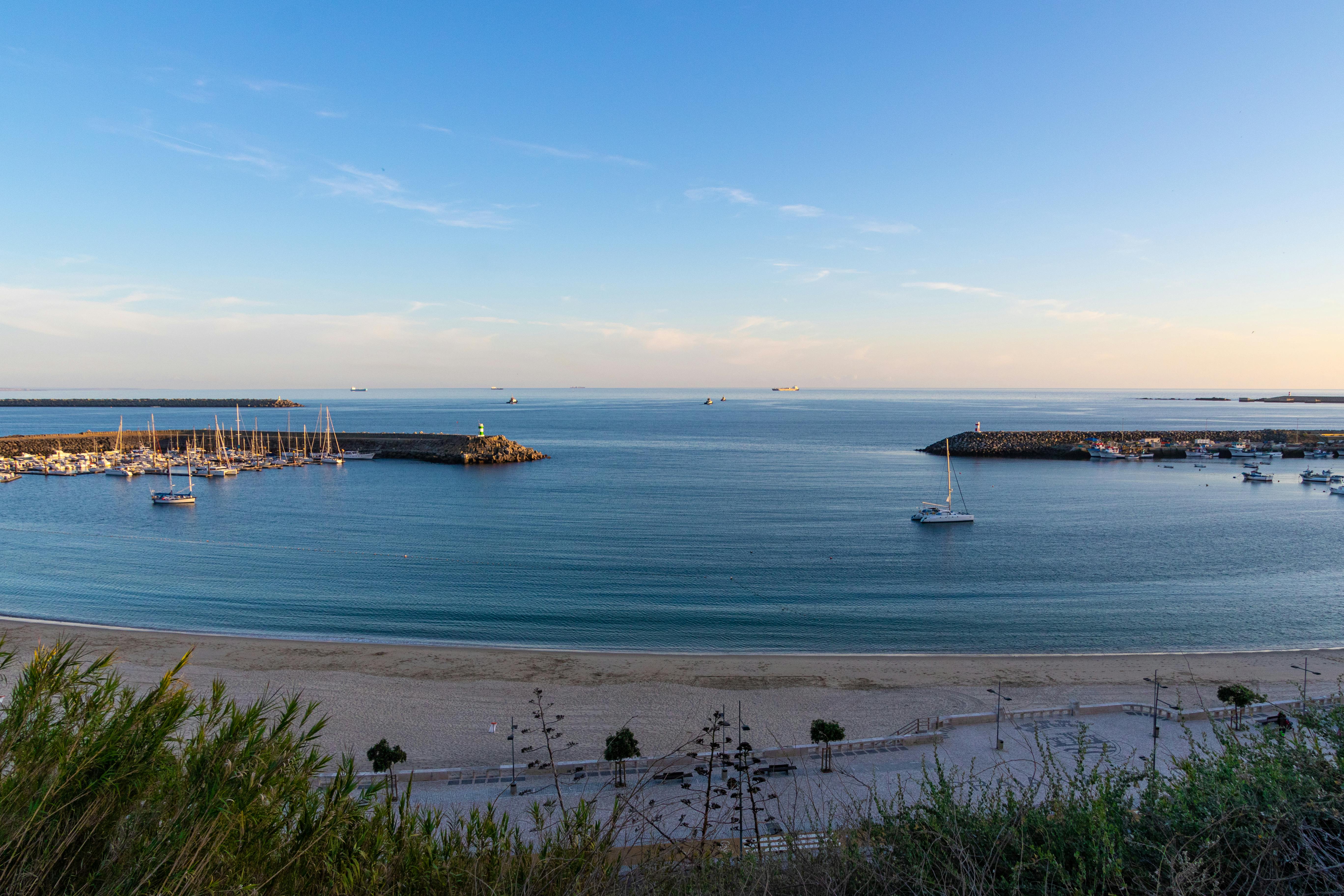 Port Sines to kluczowy port w Portugalii, biorąc pod uwagę ilość obsługiwanych ładunków.