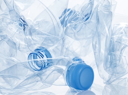 Impuesto a los envases de plastico no reutilizable