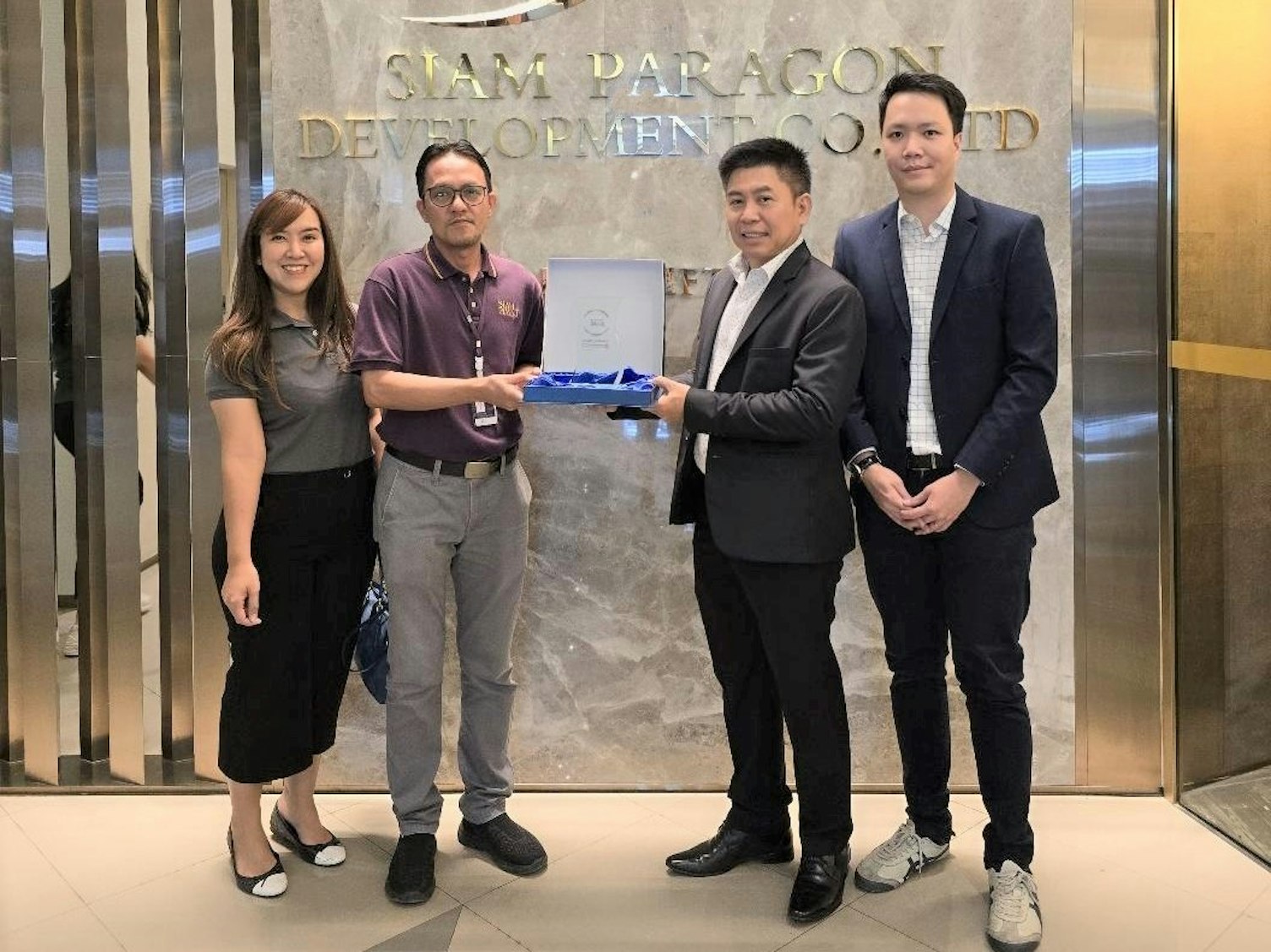 awards IAO mark to paragon2