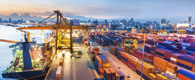 kargo gemisi limanı