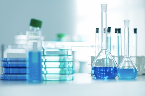 Modern bir laboratuvarda orijinal araştırma ekipmanı