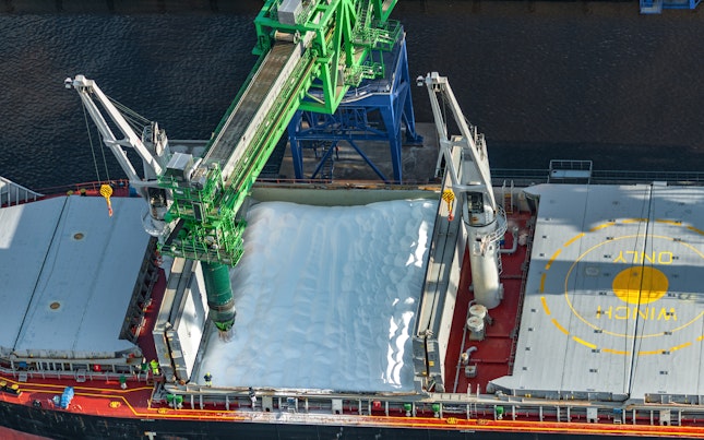 Nawozy, chemikalia sypkie i siarka