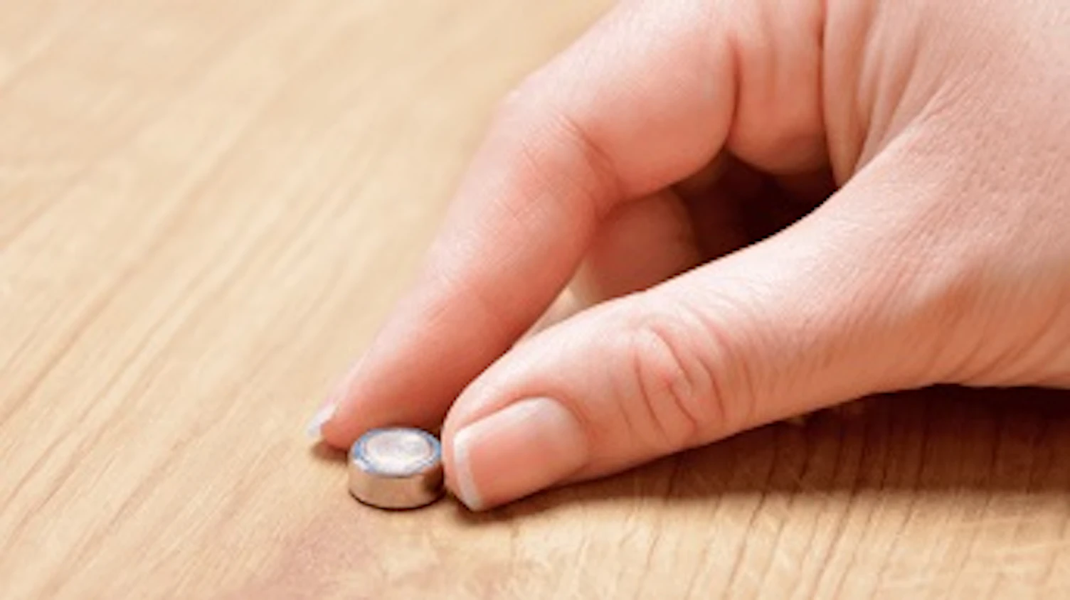 Button batteries 344px