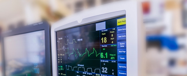 main feature computer monitoring cardiac surgery