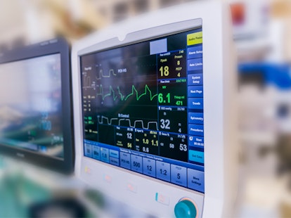 main feature computer monitoring cardiac surgery