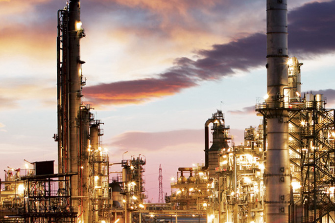 main feature oil refinery
