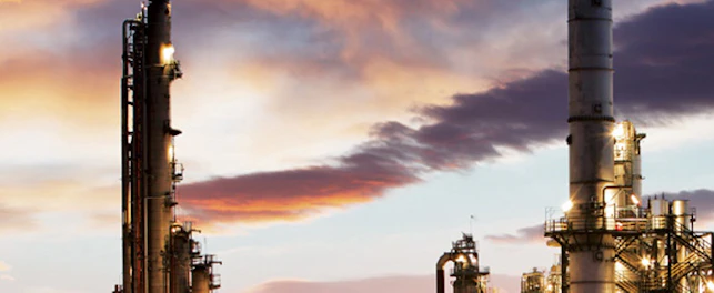 main feature oil refinery