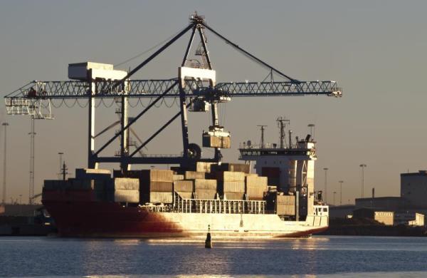 orig unloading container ship