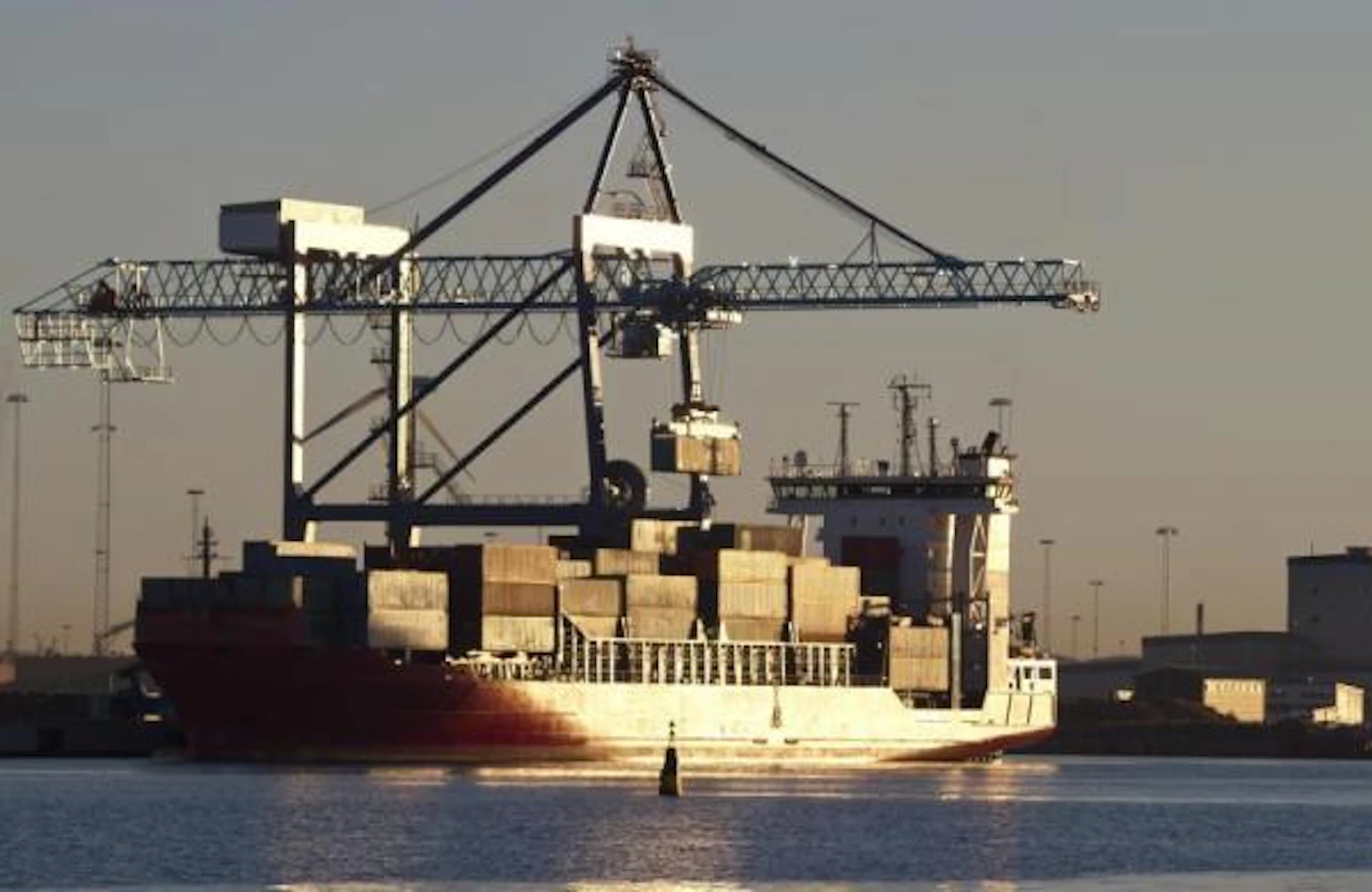 orig unloading container ship