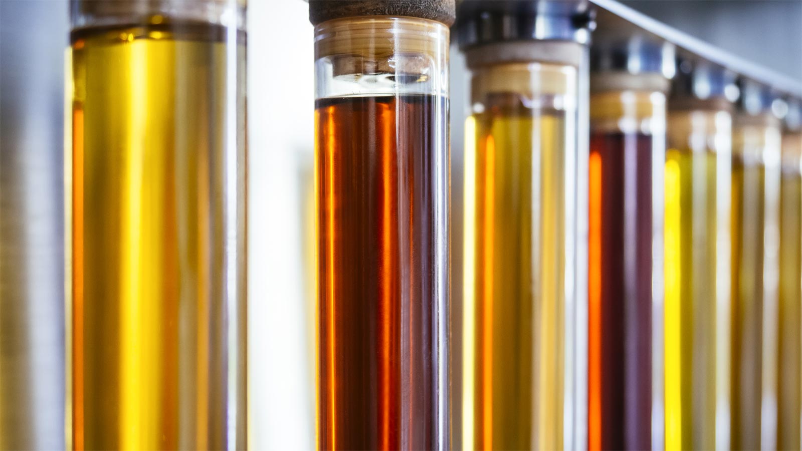 Laboratoriumtests op aardolie en chemische stoffen