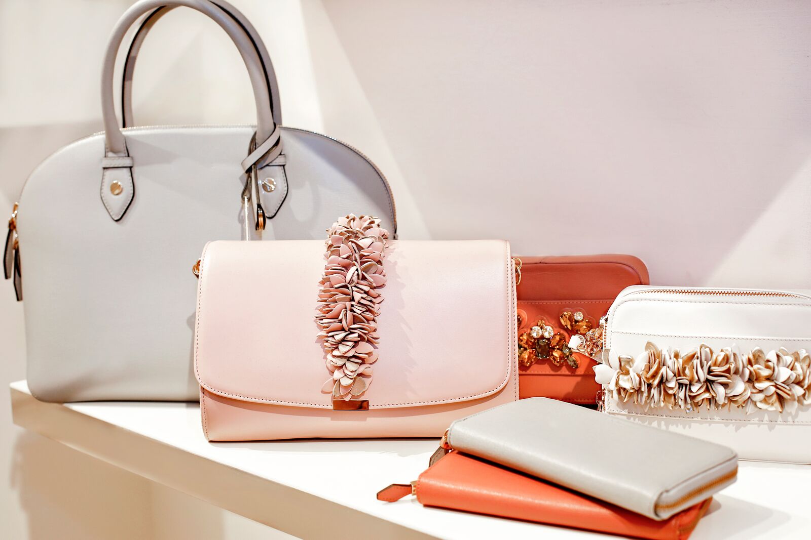 Mulher vestida com casaco