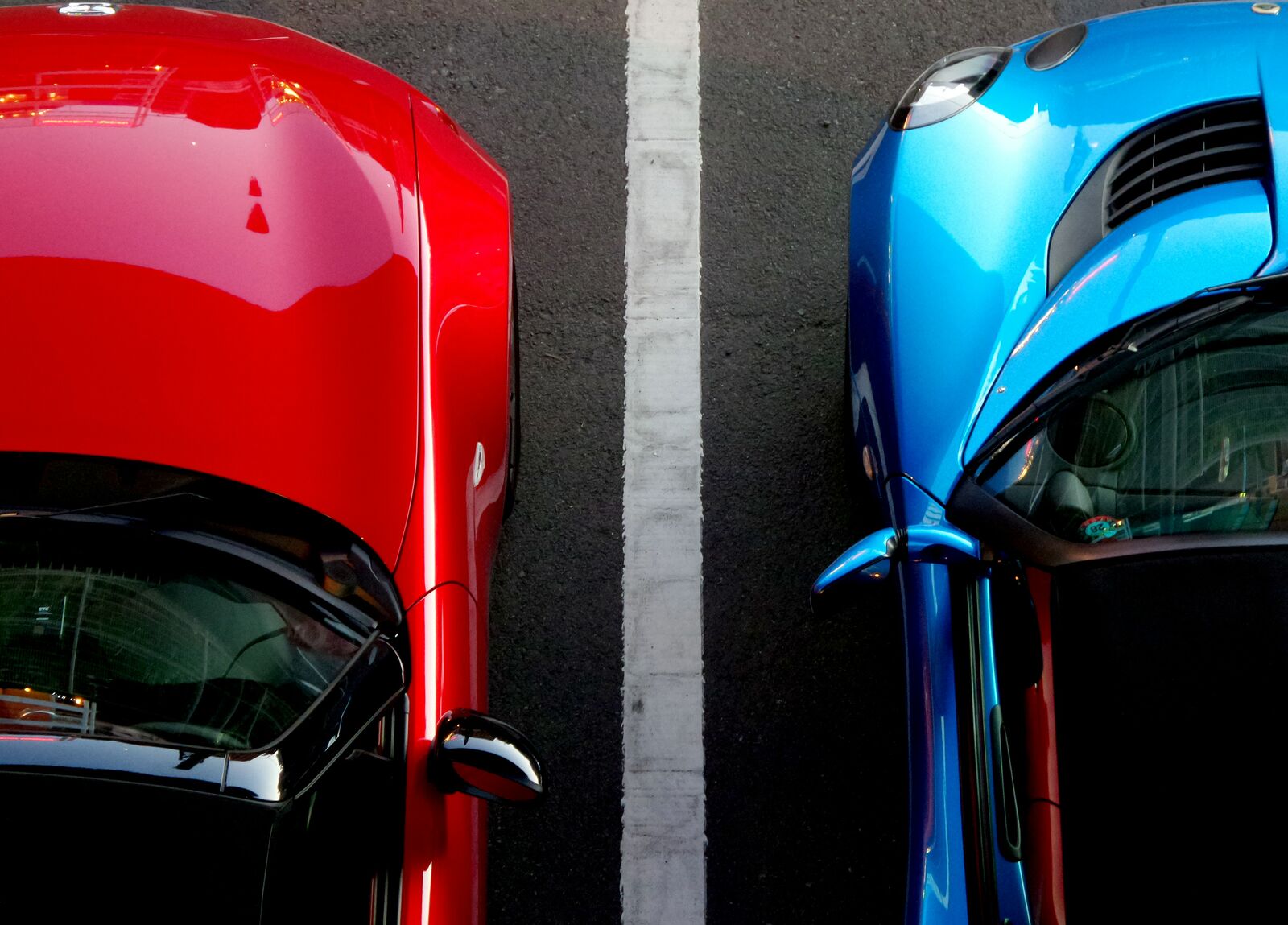 Vista superior de un estacionamiento